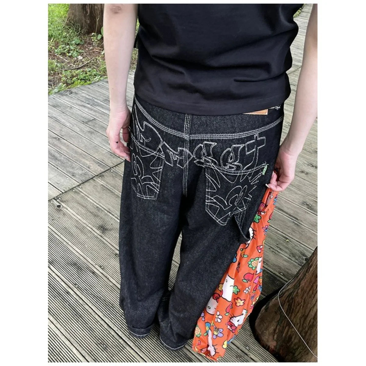 Women's Vintage Embroidered Black Baggy Jeans - Y2K Streetwear