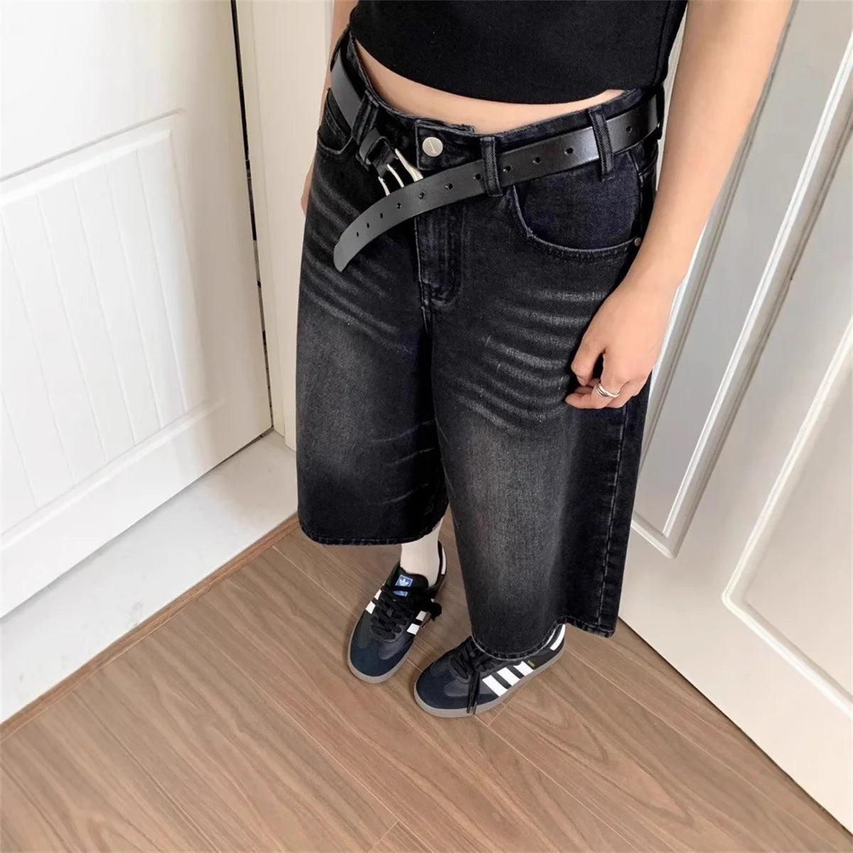 Women's Vintage Embroidered Black Baggy Jeans - Y2K Streetwear
