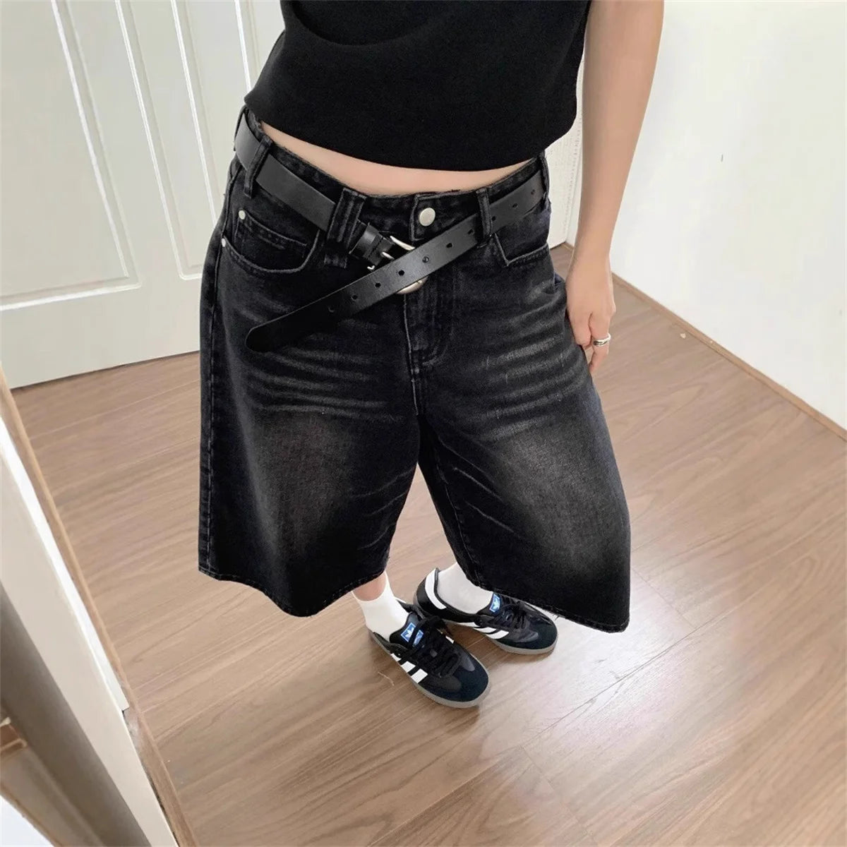 Women's Vintage Embroidered Black Baggy Jeans - Y2K Streetwear